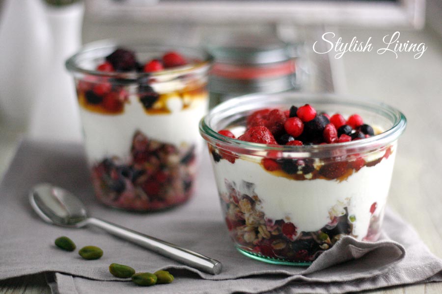 Bircher Müsli mit Beeren von der Kochbuchautorin Donna Hay.