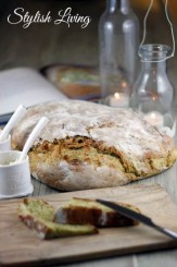 Zucchinibrot mit Ziegenkäse nach dem Rezept von Jamie Oliver. Zucchinibrot mit Ziegenkäse nach dem Rezept von Jamie Oliver.