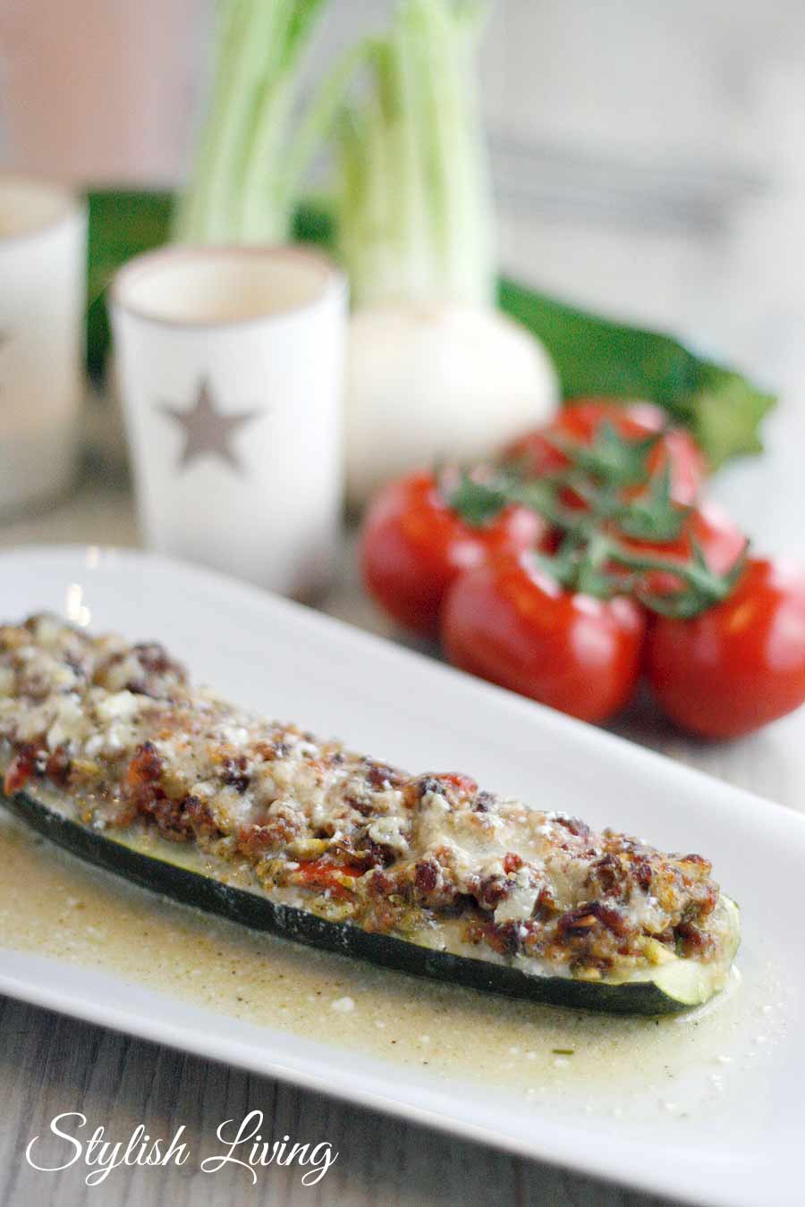 Gefüllte &amp; überbackene Zucchini mit Tigrano