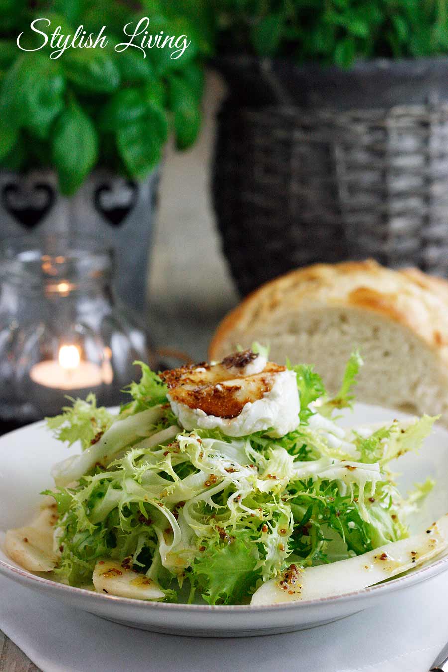 Friséesalat mit Birnen und Ziegenkäse - Stylish Living