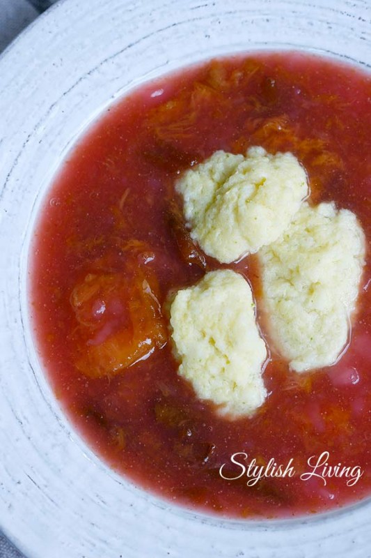 Pflaumensuppe mit Grießklößchen - Stylish Living