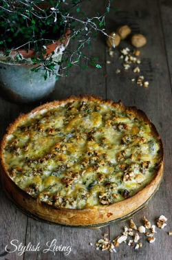 Kartoffelquiche mit Speck, Roquefort und Walnüssen