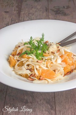 Orangen-Fenchel-Salat mit Pinienkernen