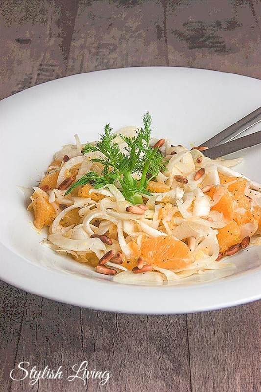 Fenchel-Orangen-Salat mit gerösteten Pinienkernen - Stylish Living