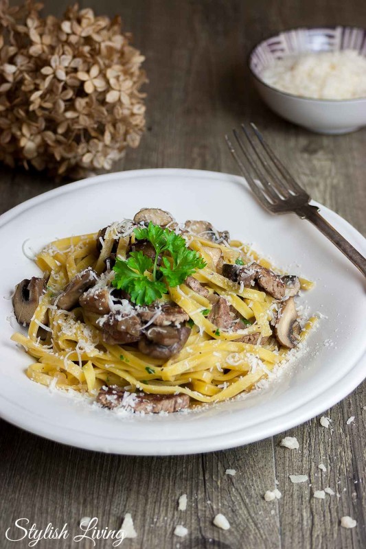 Pasta mit Rindfleisch und Champignons