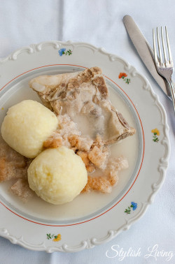 Meerettichklöße mit Schweinekamm