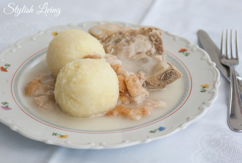 Schweinekamm mit Klößen und Meerrettichsauce nach Oma&amp;#39;s Art - Stylish ...