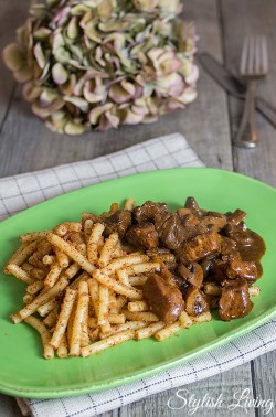Gulasch mit Maccaroni