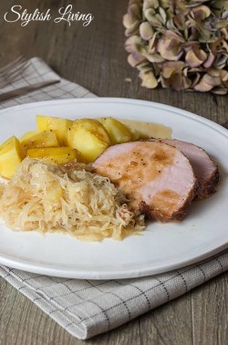 Kasseler mit Sauerkraut und Kartoffeln