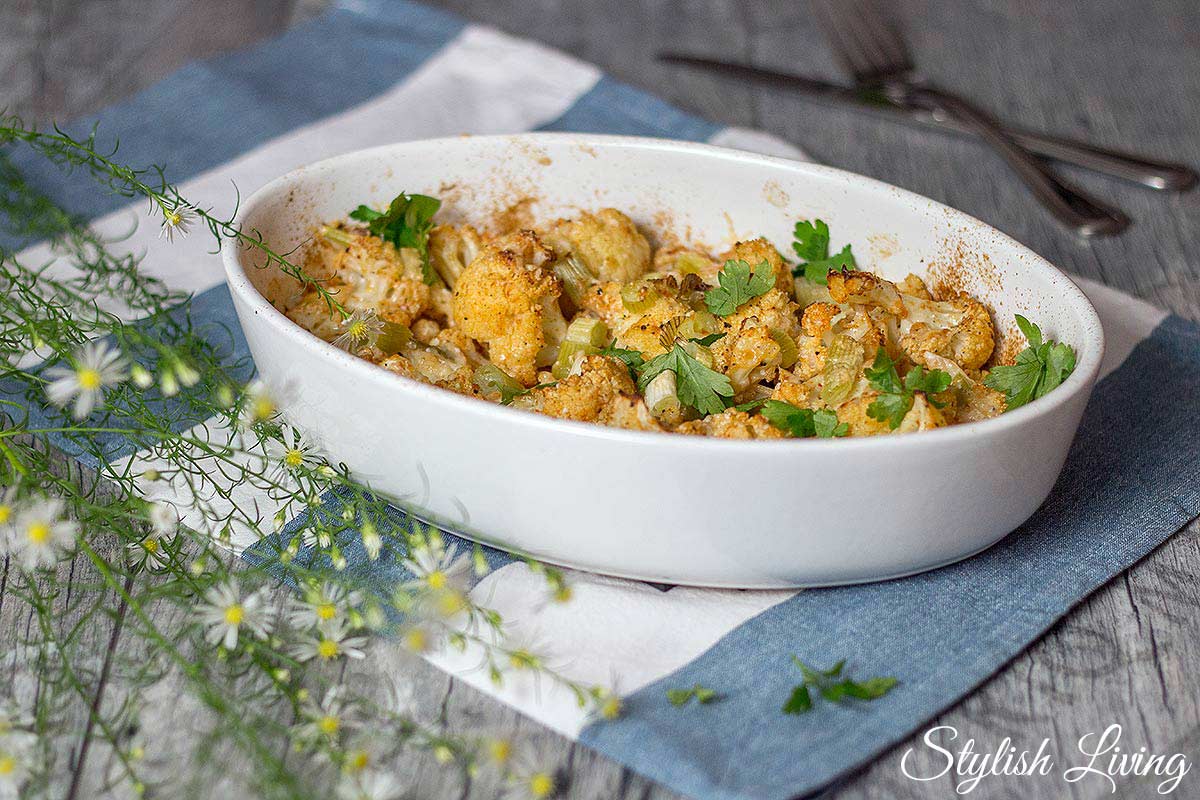 Mit Parmesan überbackener Blumenkohl - Stylish Living