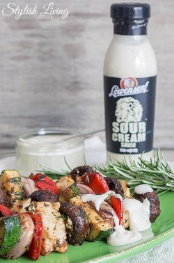 Gemüseschaschlik mit Löwensenf Sour Cream