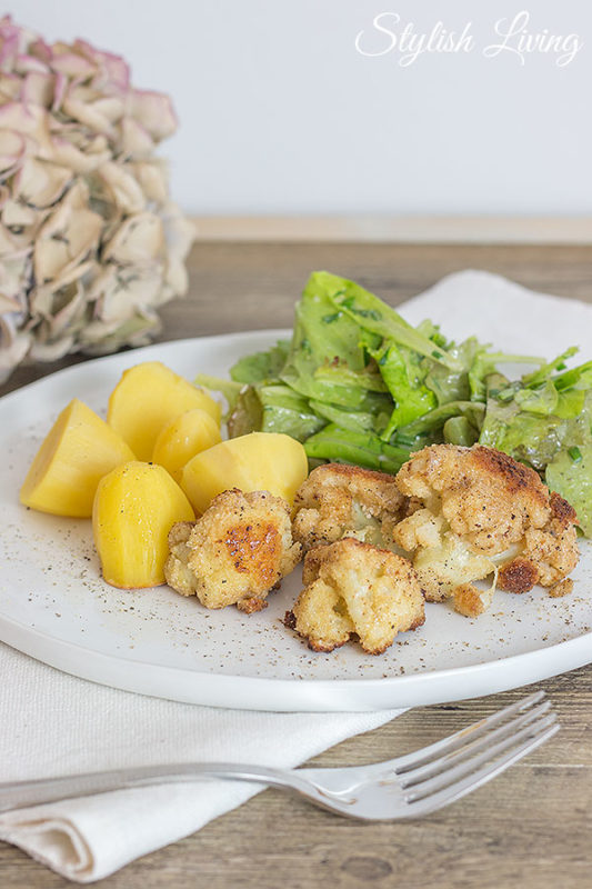 Gebratener Blumenkohl mit Kartoffeln und Salat + Gewinner Stylish Living