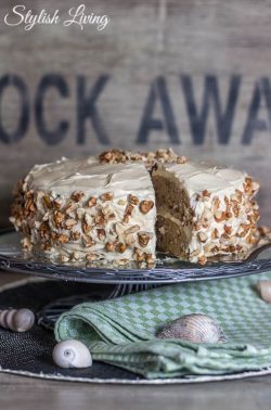 Apfelkuchen mit Buttercreme und Walnüssen - Geheimzutat Liebe