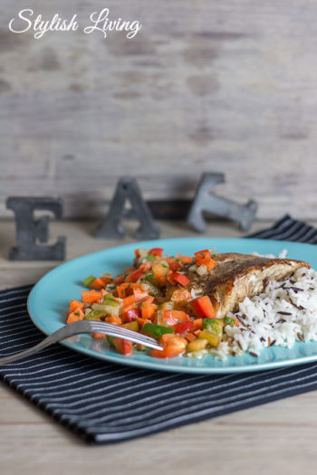 Kabeljaufilet mit Karotten-Paprika-Salsa und Wildreis - Stylish Living
