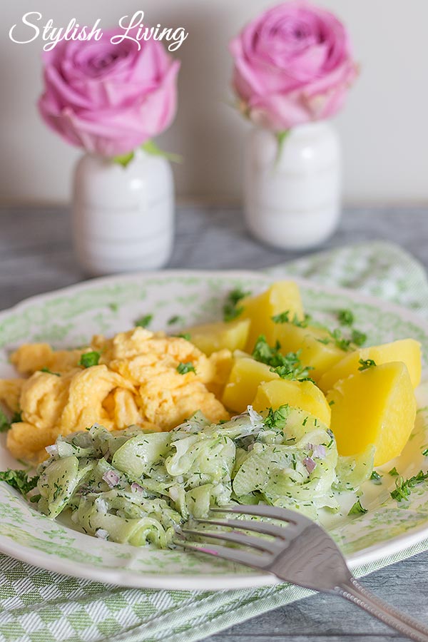 Kartoffeln, Gurkensalat nach Tim Mälzer und Rührei | Stylish Living