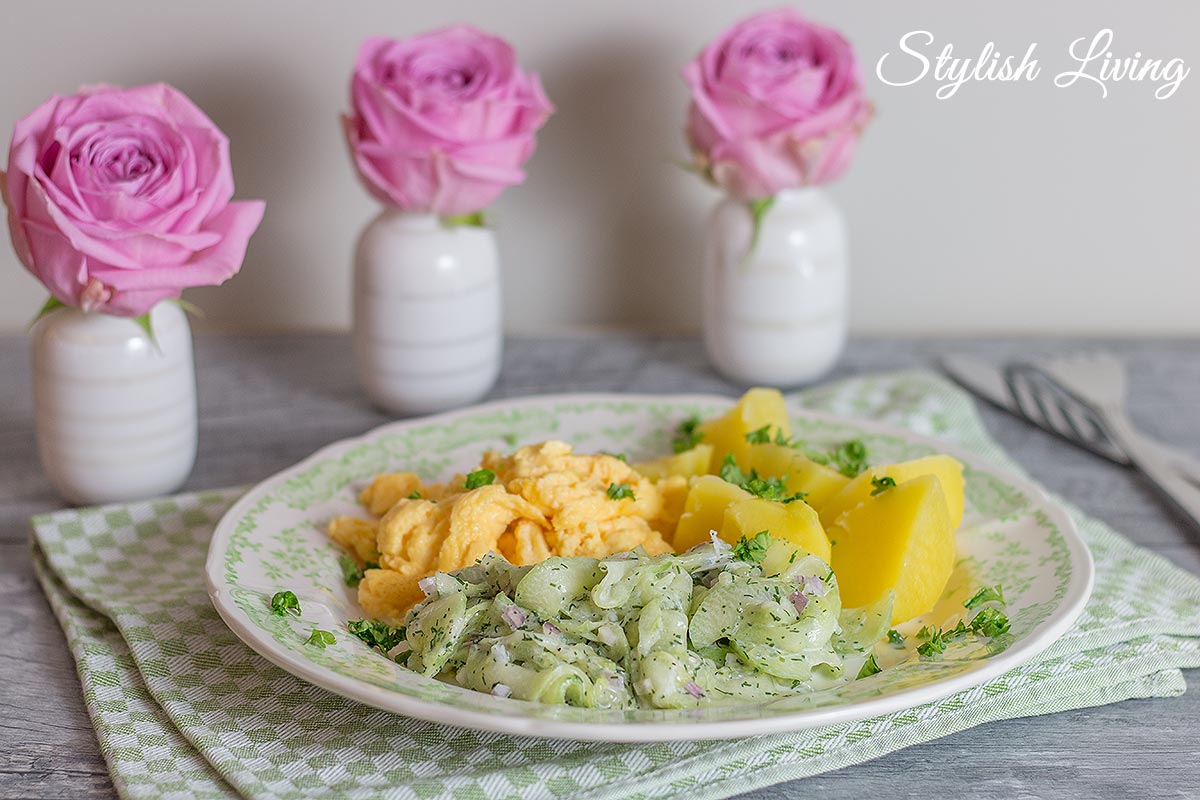 Kartoffeln, Gurkensalat nach Tim Mälzer und Rührei | Stylish Living