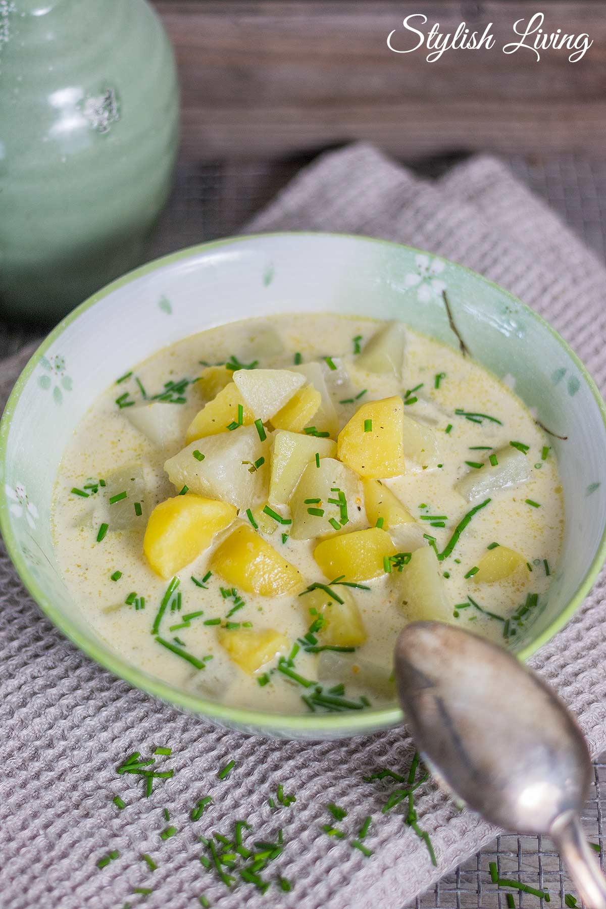 Kohlrabi-Kartoffel-Suppe mit Schmelzkäse