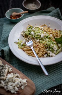 Zucchini-Minze-Pasta nach Donna Hay