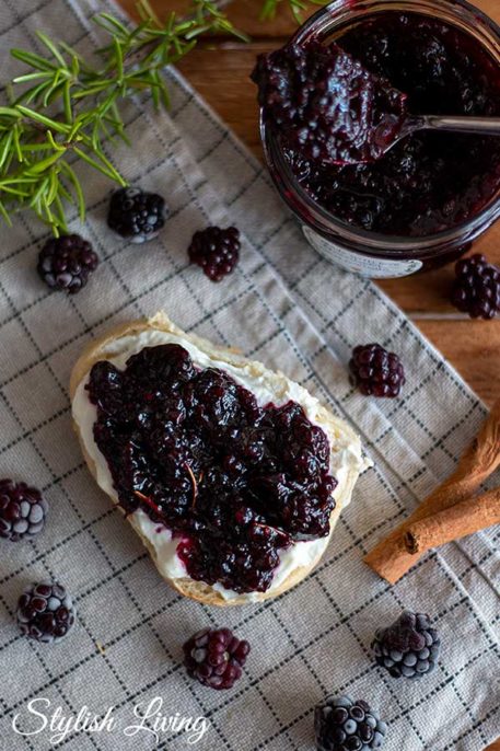 Brombeermarmelade mit Zimt und Rosmarin - Stylish Living